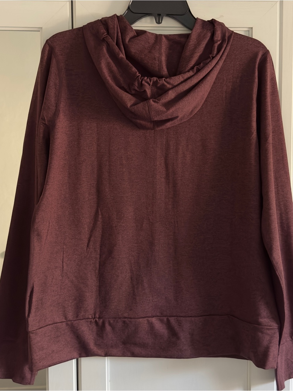 Vuori Halo Performance Hoodie 2.0 in Ruby
Heather Size Medium - Picture 6 of 7